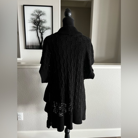 NINE West Short Sleeved Sweater with Ruffle Hem - Large - Picture 5 of 7